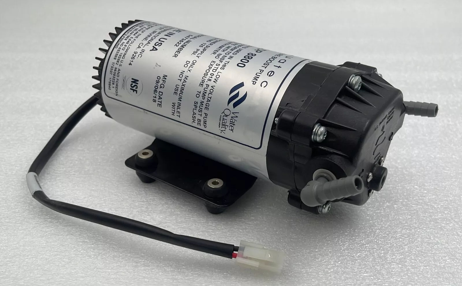 Aquatec CDP 8800 8842-2E01-V594 high flow water pressure booster pump