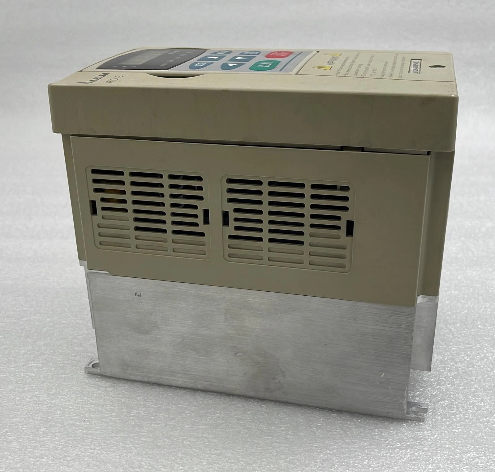 DELTA VFD-B VFD022B43B AC Drive 2.2kW 3HP 460V 3-Phase