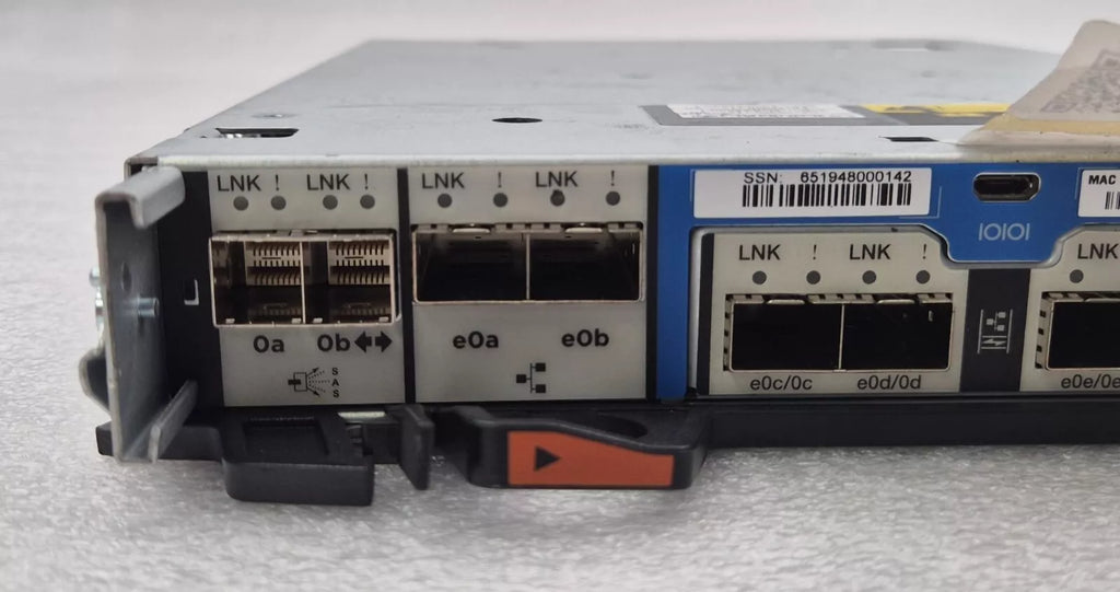 NetApp 111-03964+E3 SAS WWN X128 Storage Controller