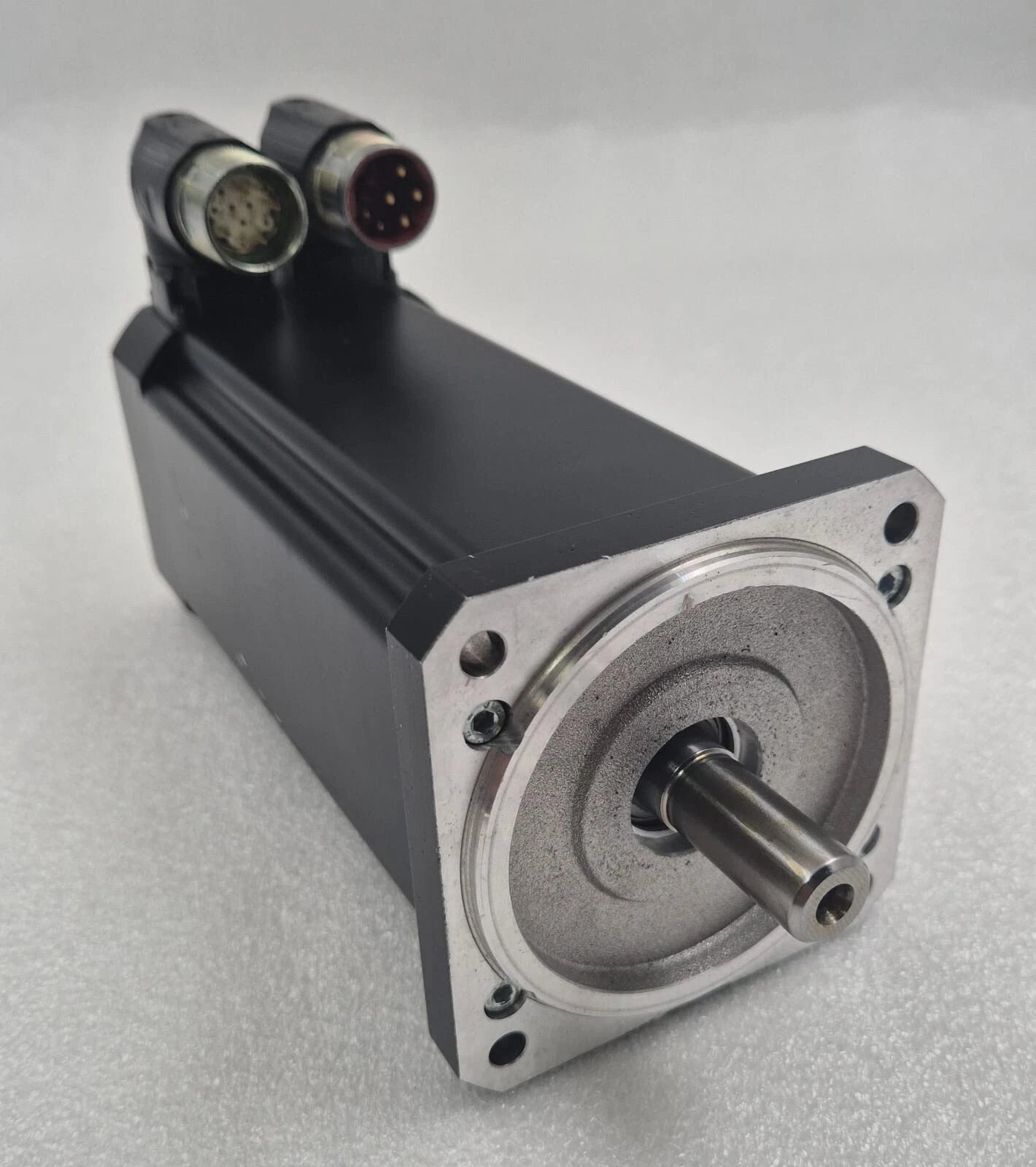 B&R Automation Servo Motor 8LSA36.R0045D000-0