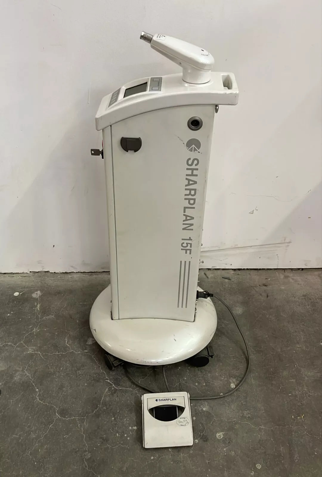 Sharplan 15F 110V 3.25A surgical laser system