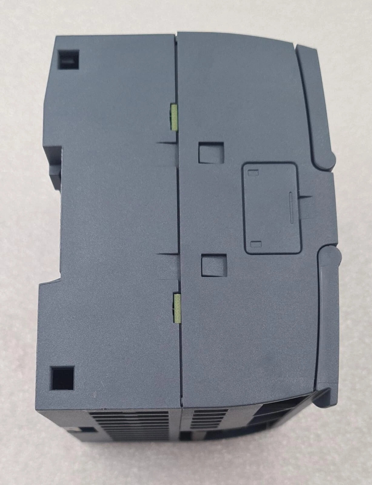 NEW - SIEMENS SIMATIC S7-1200 CPU 1212C AC/DC/RLY 6ES7 212-1BE31-0XB0 Module