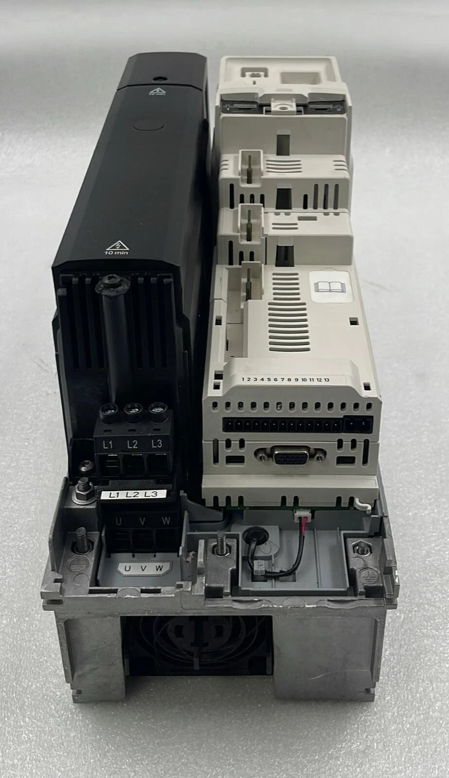 NIDEC Unidrive M700 HS72 VFD 15kW 20HP 3PH 480V HS72-054 00300 A **AS IS