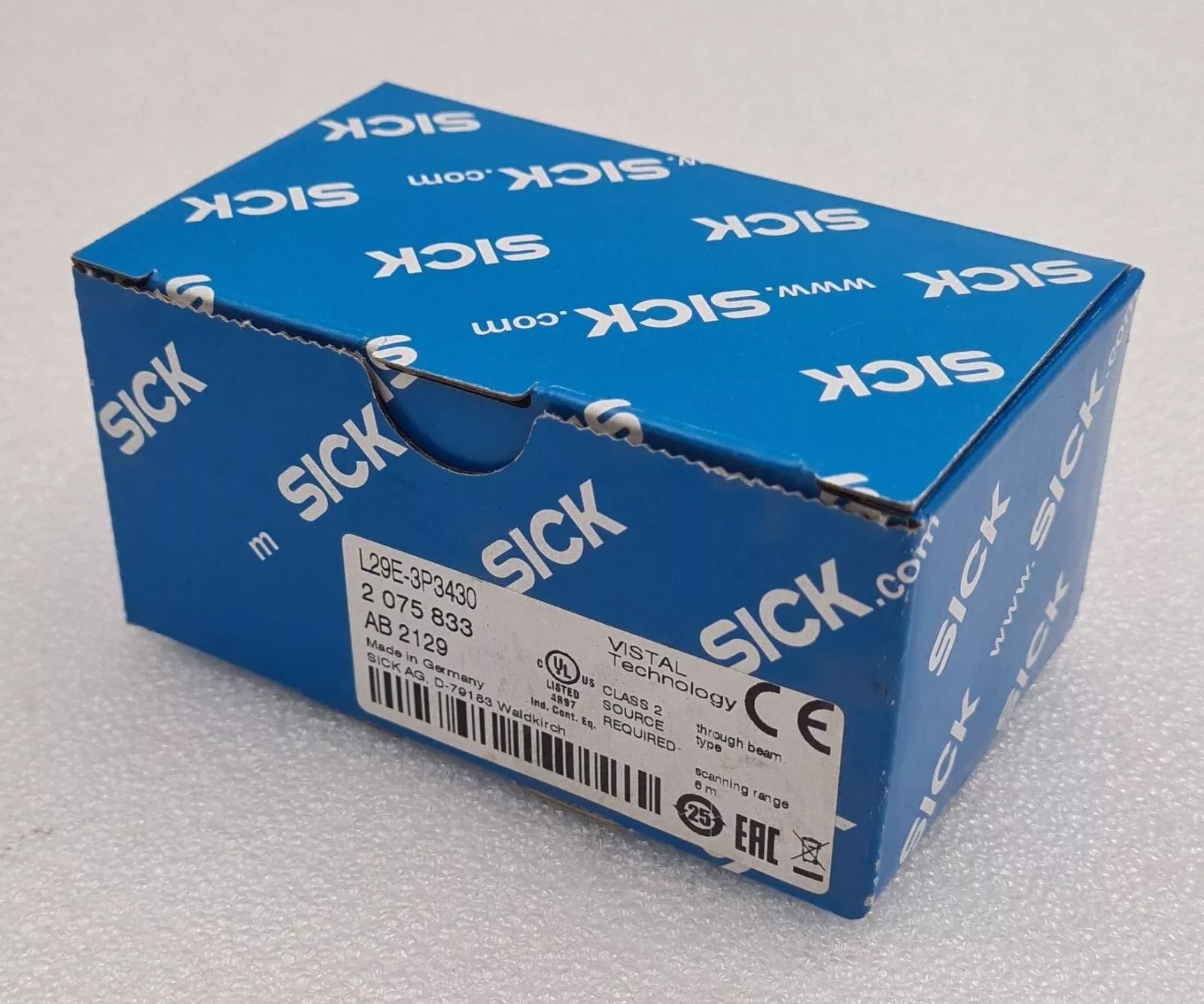 NEW - SICK L29E-3P3430 2075833 Photoelectric Sensor