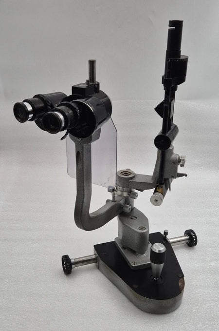 Haag Streit 900 slit lamp side profile view