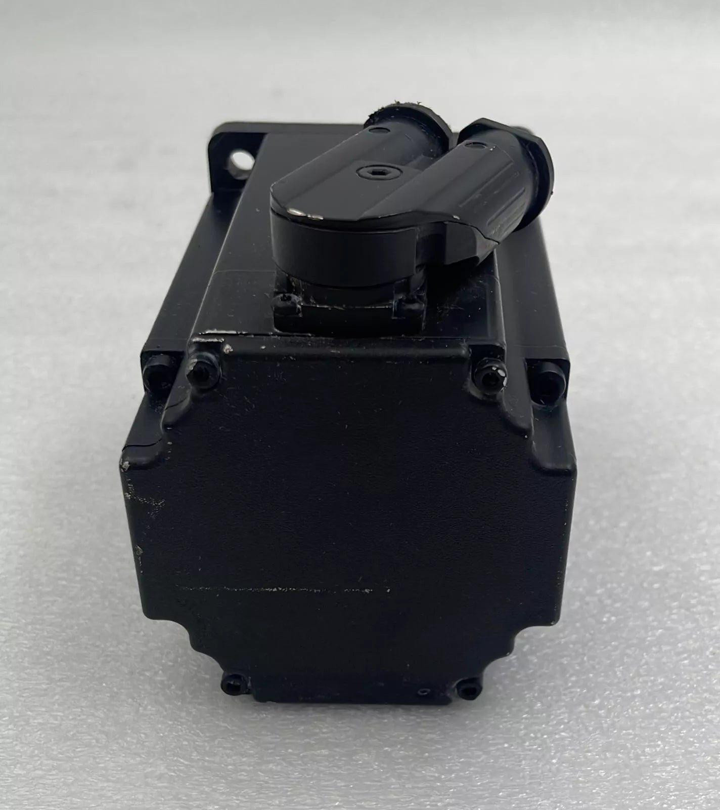 B&R Automation Servo Motor 8LVA33.R0021D100-0