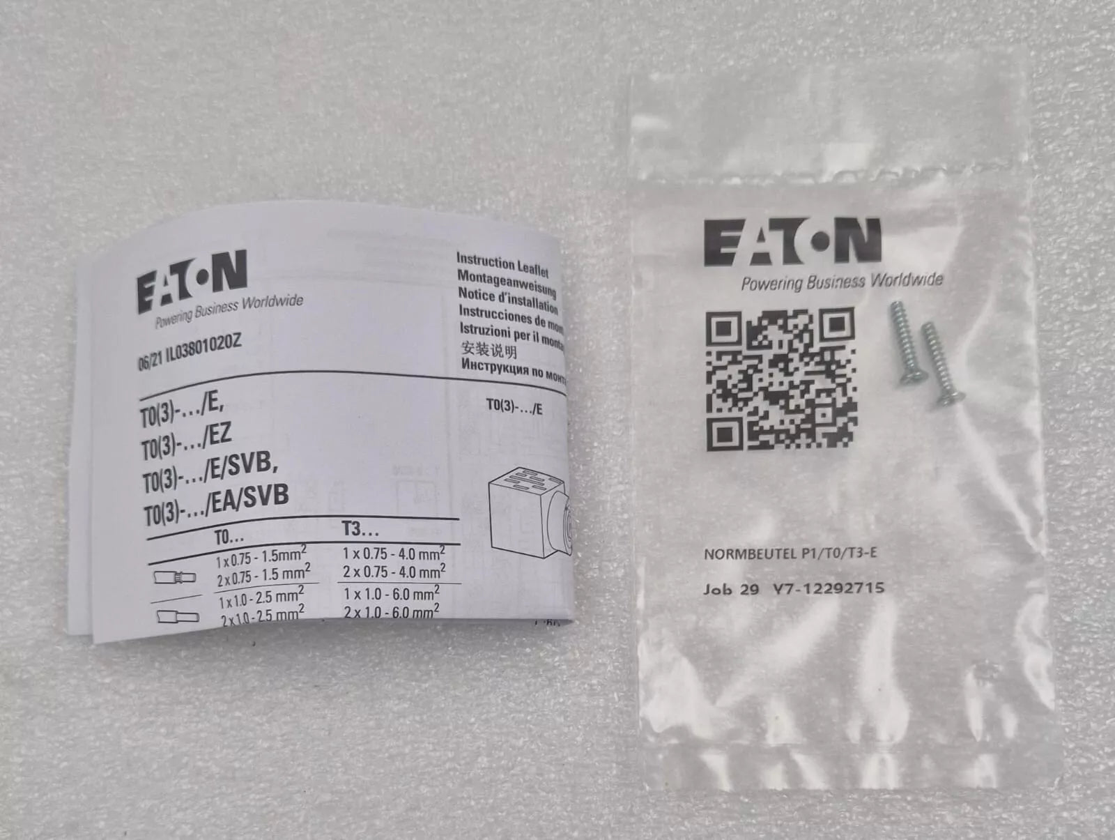 **NEW** Eaton T0-5-8369/E Toggle Switch Kit T0-5-8369 Change over switch 2-way