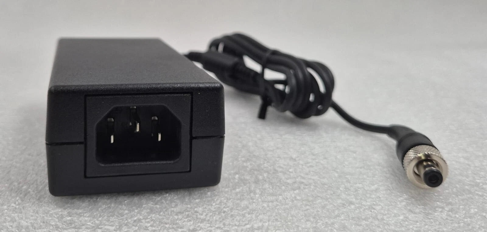 *NEW* Advantech UNO-238-85N1AE Compact IoT Edge Embedded Computer 8G RAM UNO-238