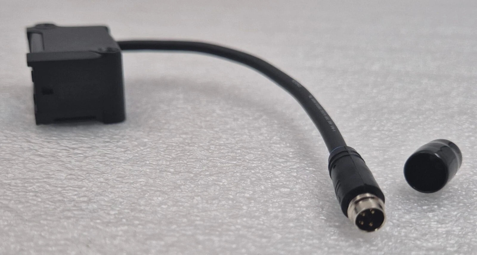 KEYENCE IG Intelligent-G LASER SENSOR IG-028 TRANSMITTER **NEW**