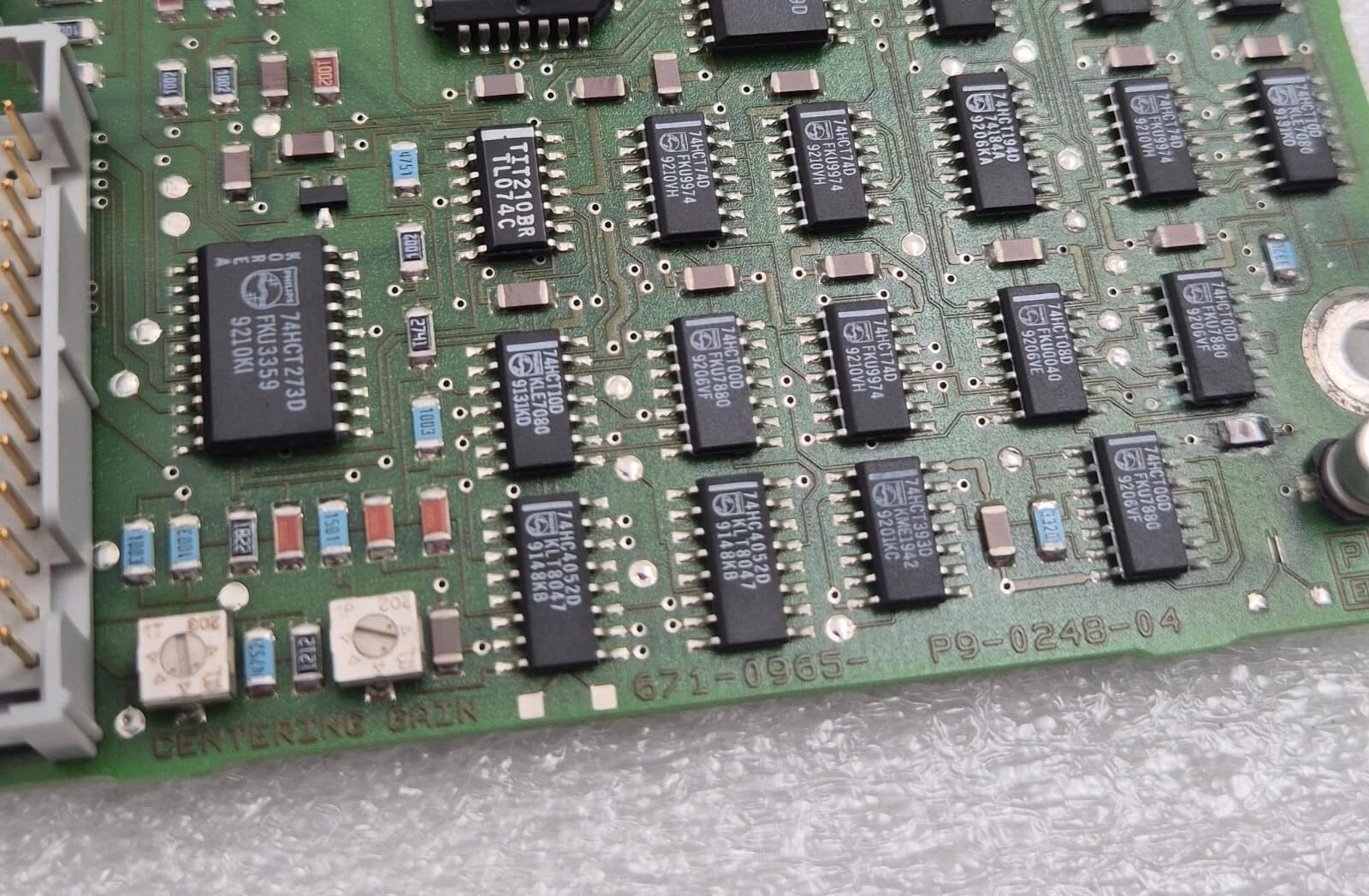 Oscilloscope processor PCB 671-0965 component detail