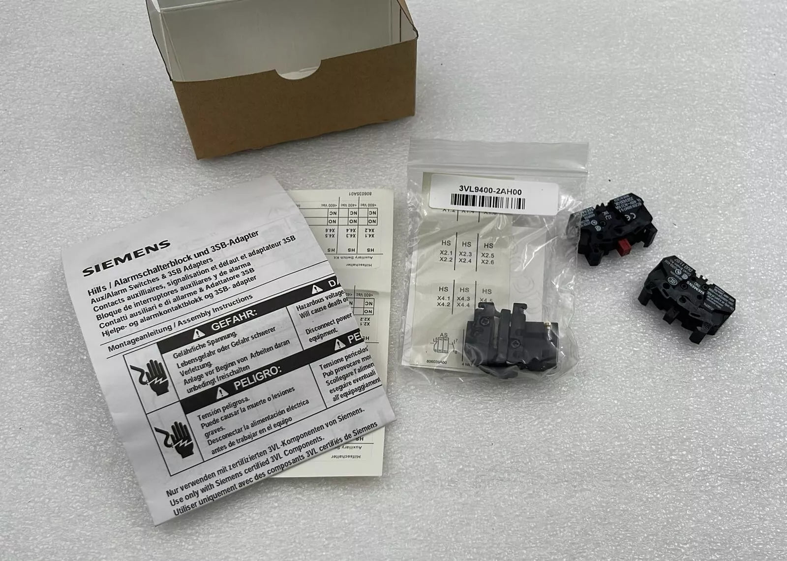 [LOT 2 PCS] NEW - Siemens 3VL9400-2AB00 Auxiliary Switch VL160X-400 KIT