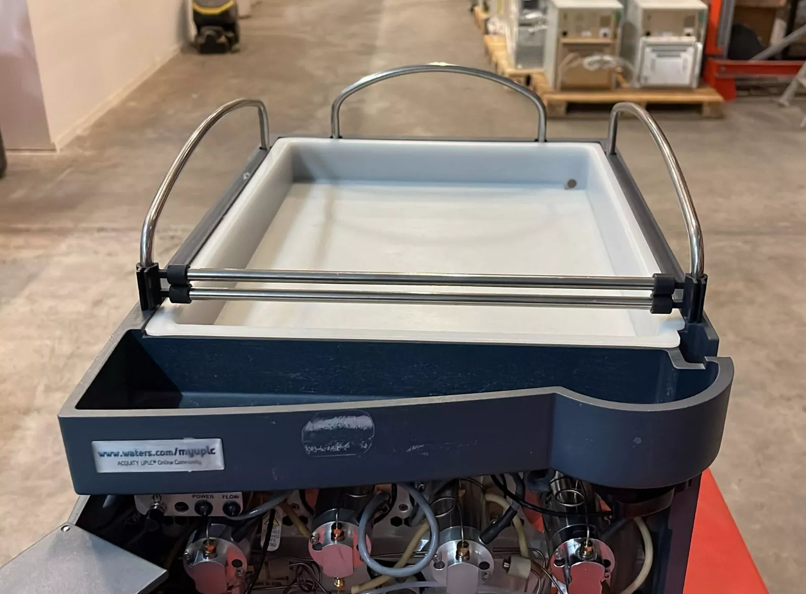 Waters Acquity Binary Solvent Manager UPLC 186015001 W/ Tray **AS IS