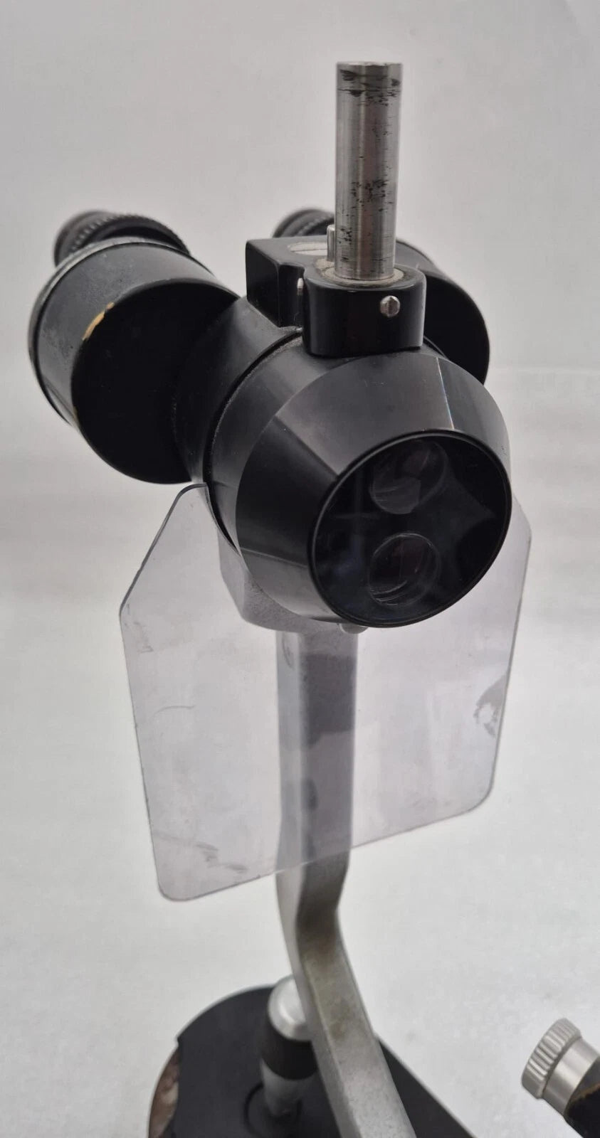 Haag Streit Bern 900 illumination head close-up