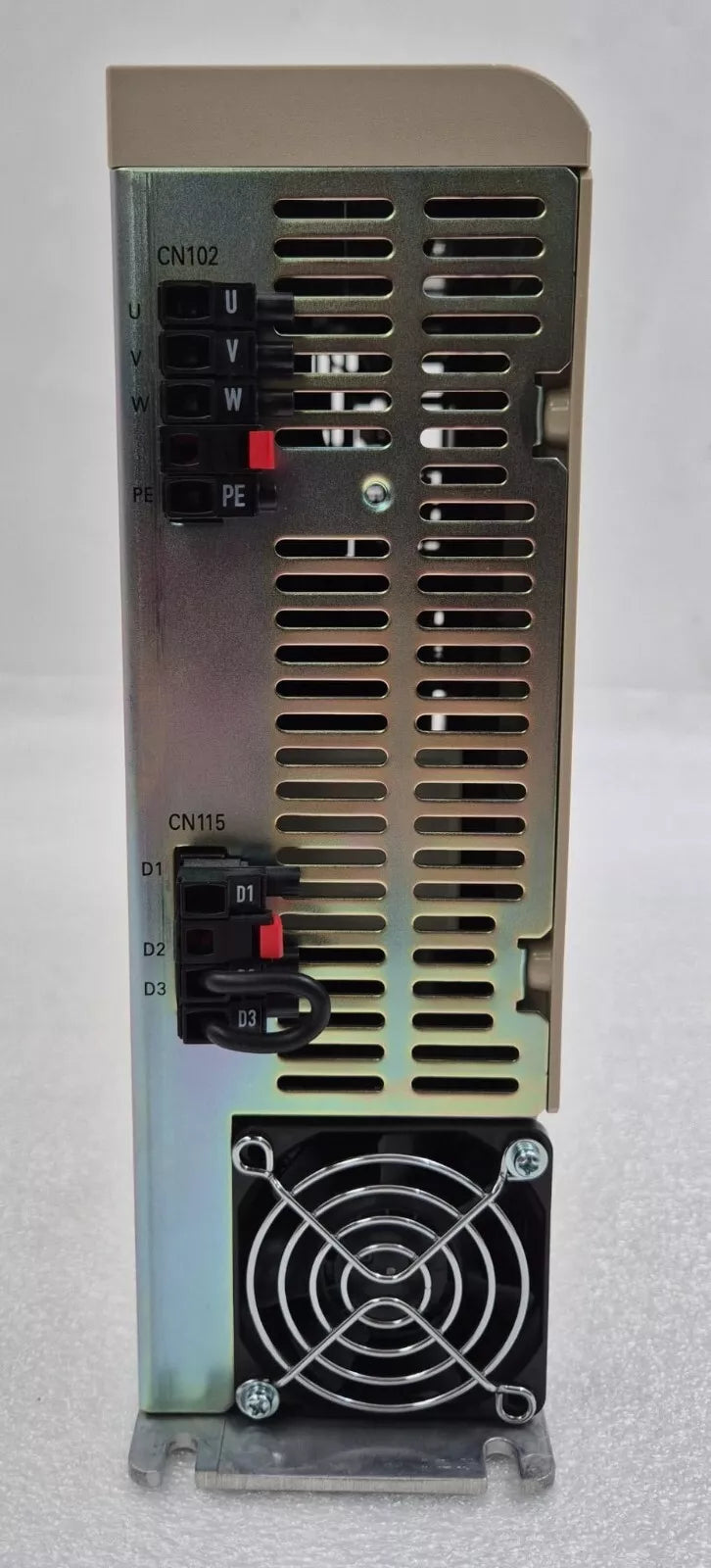 YASKAWA SERVOPACK SGD7S-120DA0B 000F64 Sigma-7 400V 3PH 3kW Amplifier AC Drive