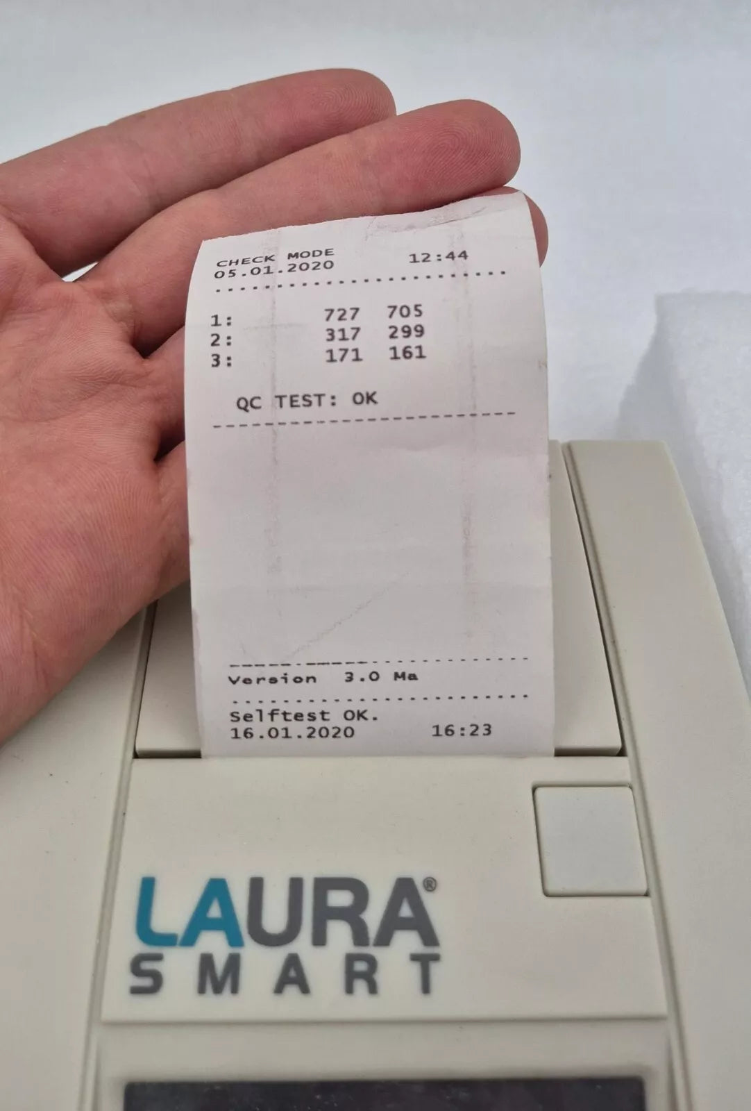 NEW - Erba LAURA SMART Urine Reader Compact Strip Analyzer Urinalysis INS00064