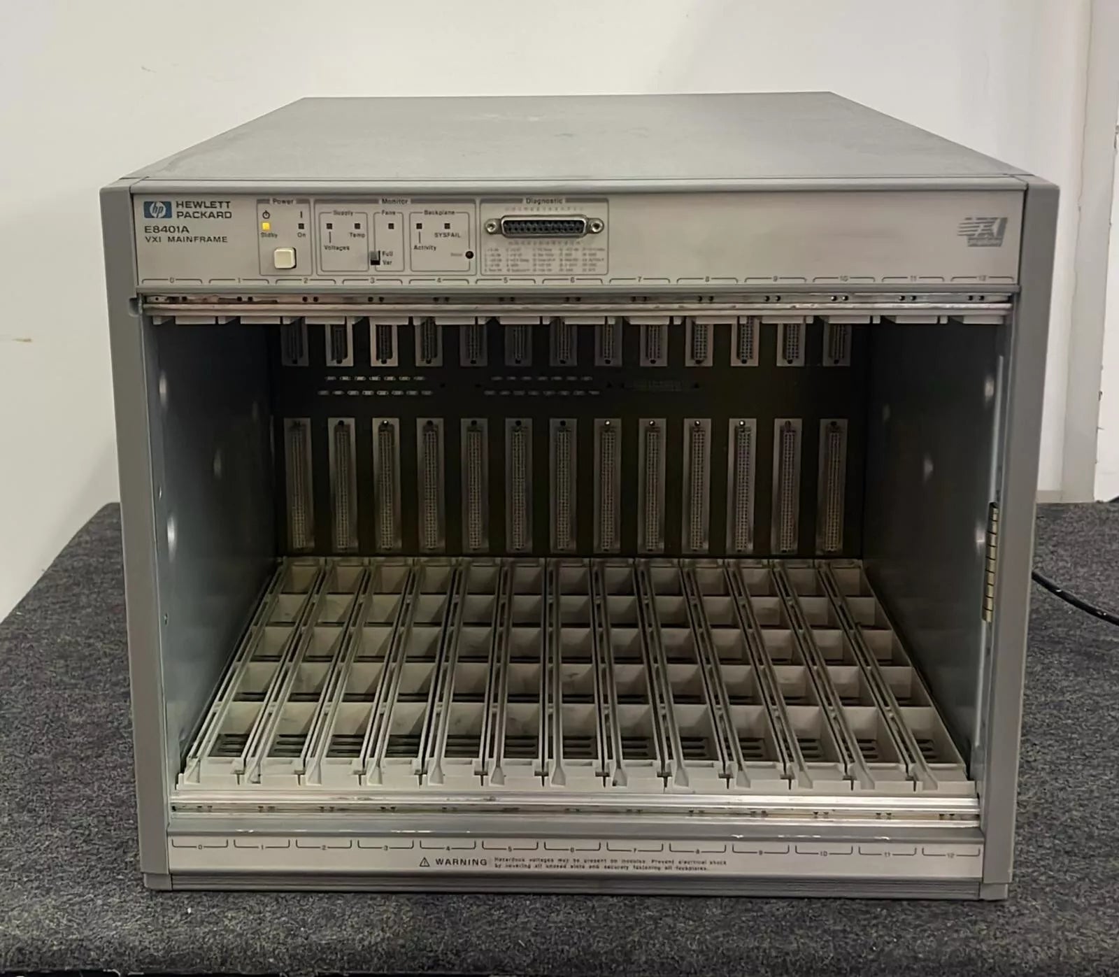 HP Agilent 75000 Series-C VXI Mainframe E8401A