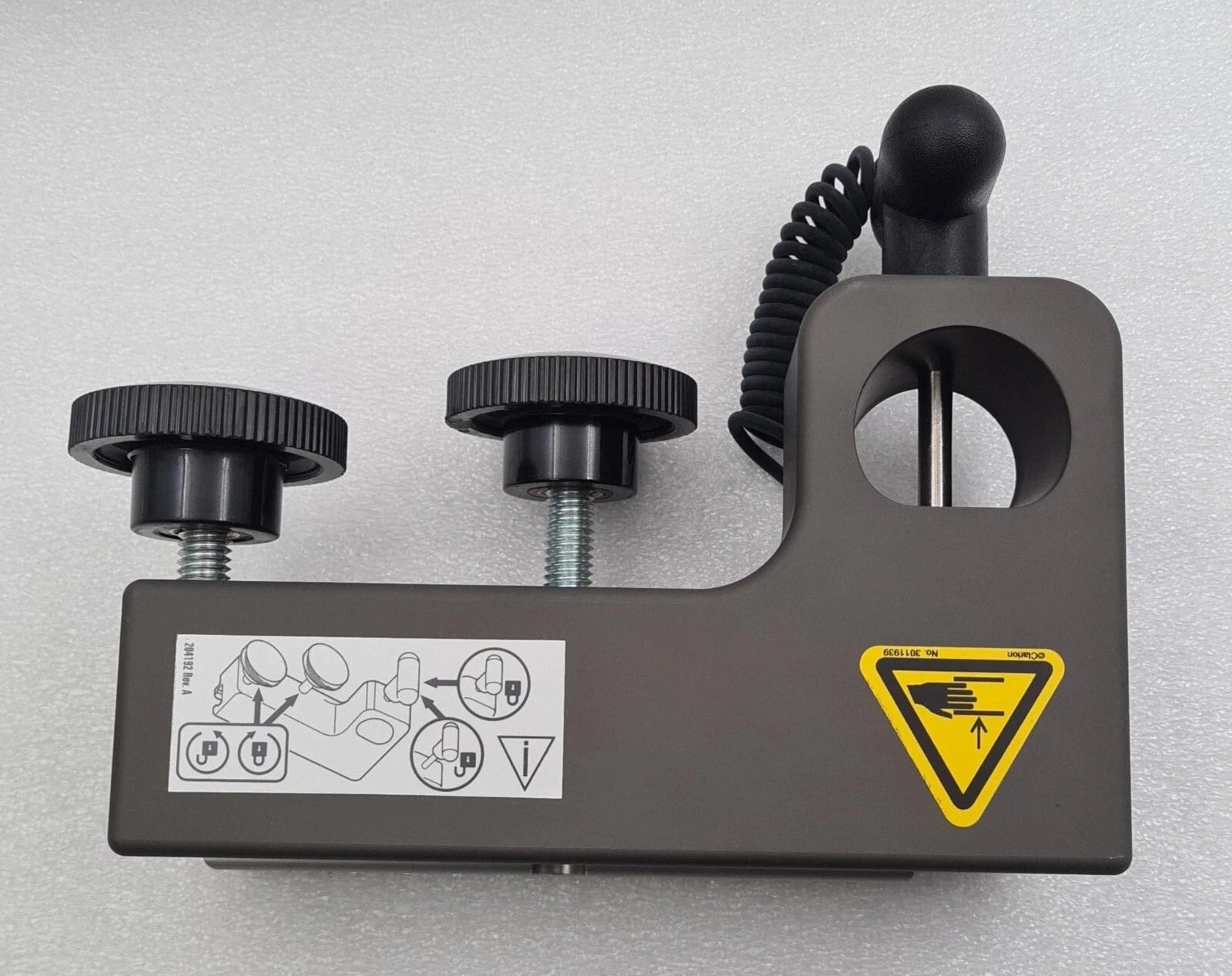 Medrad Avanta AVA 500 TMA 204191 Rev. B Dual Knob Bracket Table Mount Assembly