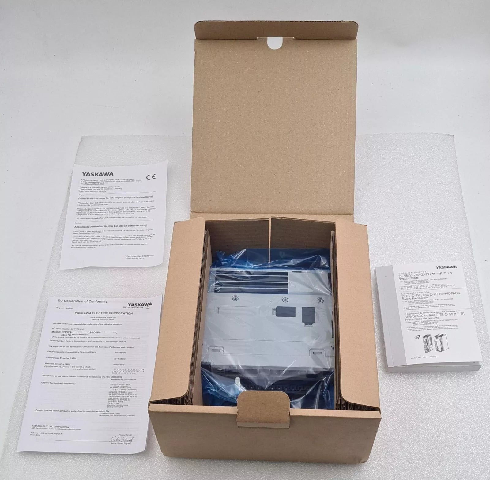 NEW - YASKAWA SERVOPACK SGD7S-R90AA0A Servo Driver 200V