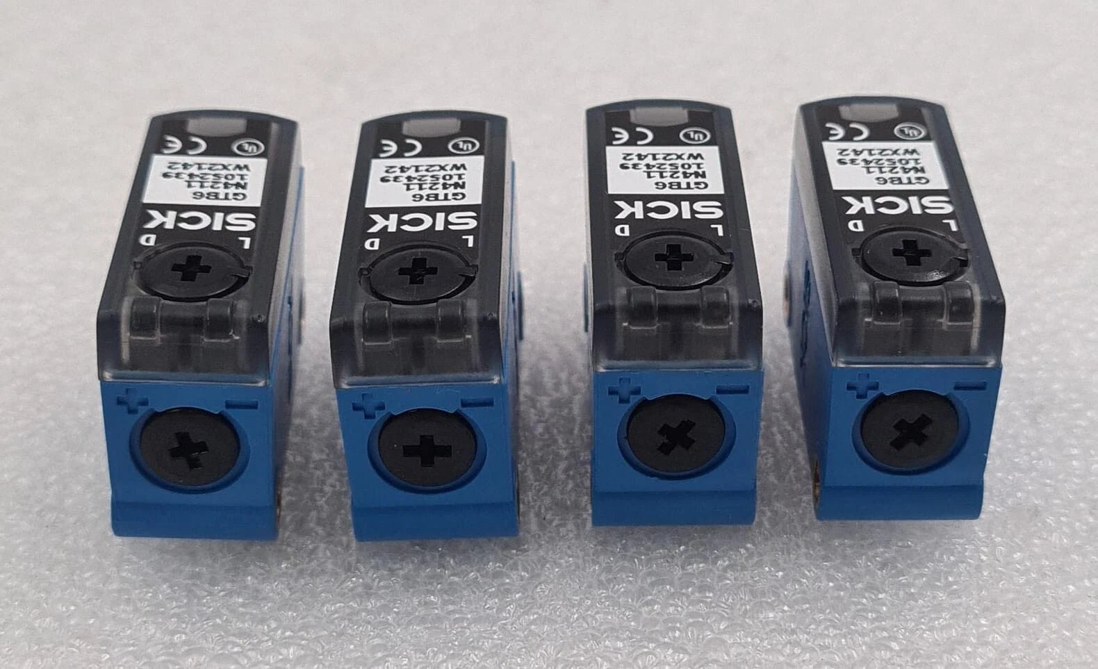 [LOT 4 PCS] NEW - SICK GTB6-N4211 1052439 WX2142 Photoelectric Switch Sensor