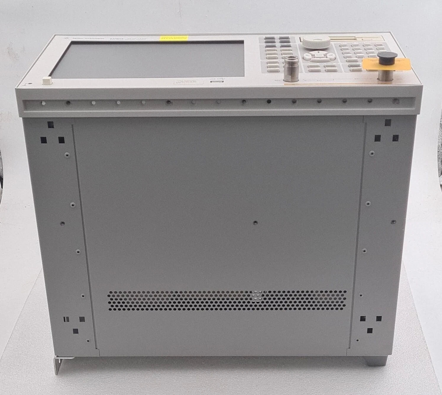 Agilent Technologies E5061A 300kHz - 1.5GHz ENA Series Network Analyzer 015 150