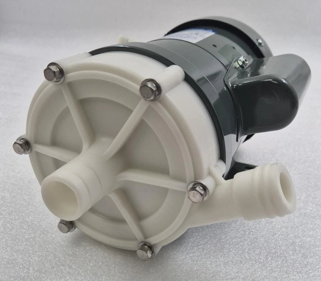 Iwaki MD-70R magnetic drive water pump industrial fluid transfer pump