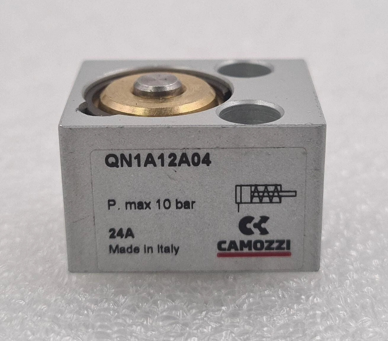 NEW - CAMOZZI QN series QN1A12A04 Miniature Air Cylinder Short Stroke 10-bar 24A