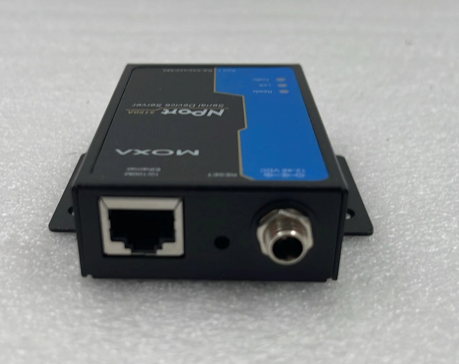 MOXA NPort 5150A-T Ethernet RJ45 and power input view