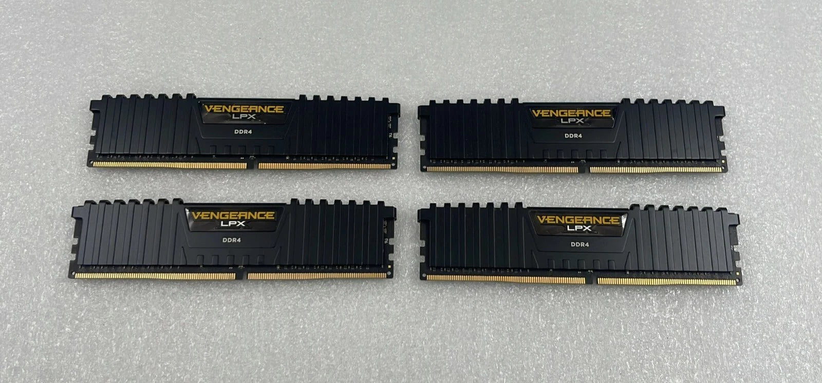 [LOT 4] Corsair Vengeance LPX 16GB 2400MHz DDR4 CMK16GX4M4A2400C14 Memory RAM