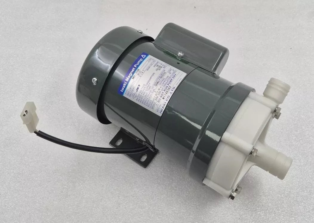 Iwaki MD-70R magnetic drive water pump industrial fluid transfer pump