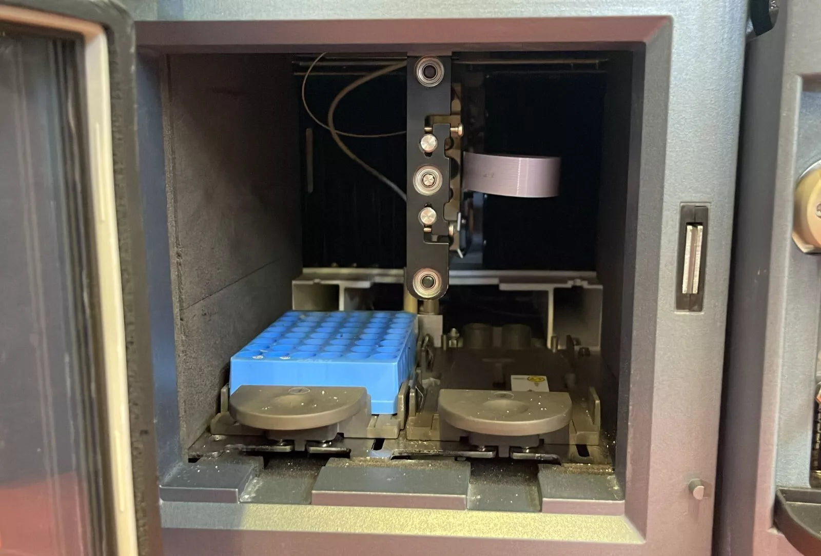 Waters Acquity Sample Manager UPLC 186015006 W/ Temperature Column Heater *AS IS