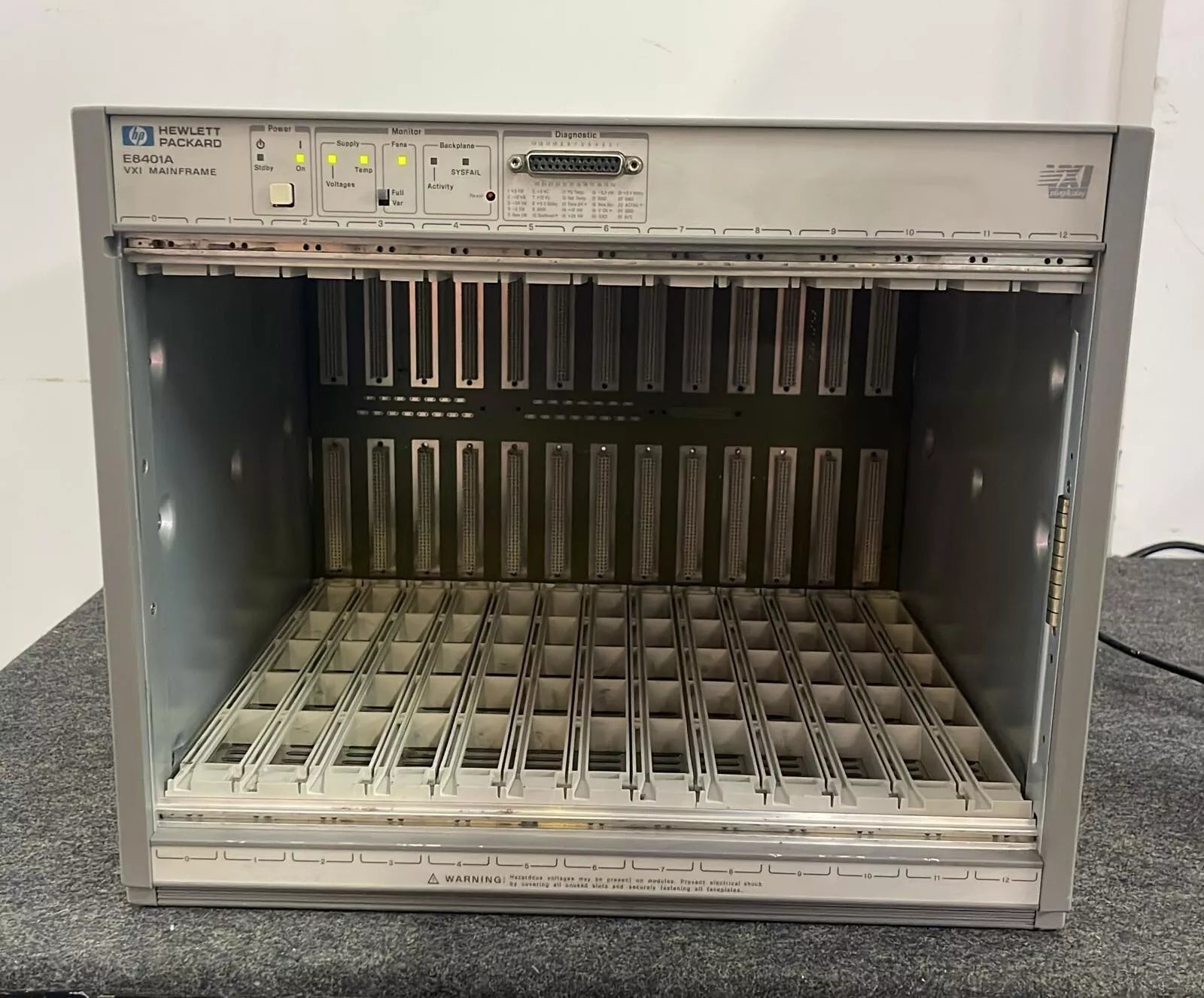 HP Agilent 75000 Series-C VXI Mainframe E8401A