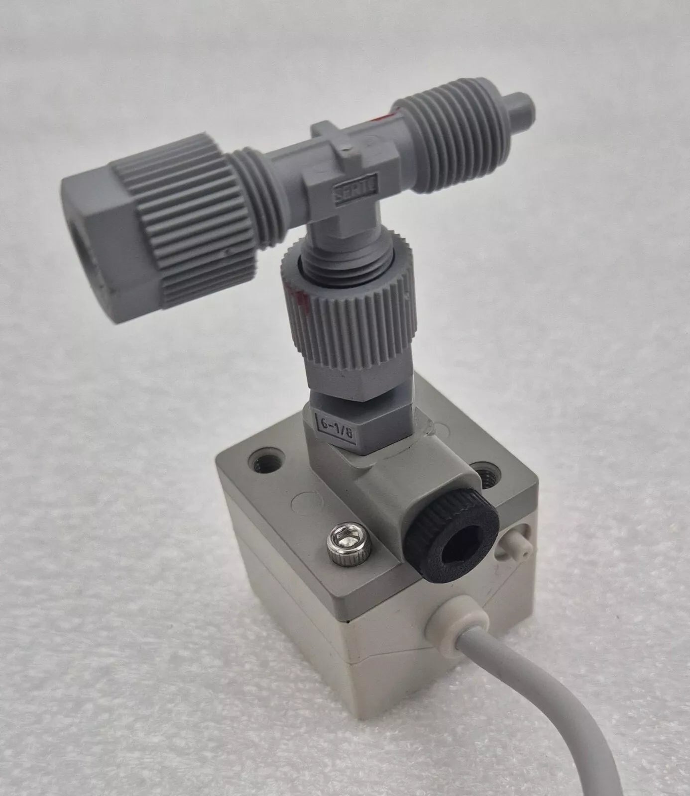 KITA KP25C-03-F3 High Precision Digital Pressure Sensor Switch 12-24VDC