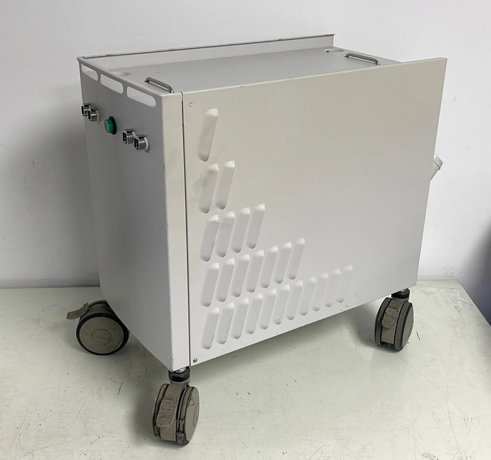 Laserscope Portable System 10-9220 External Laser Chiller 2004 for Aura i