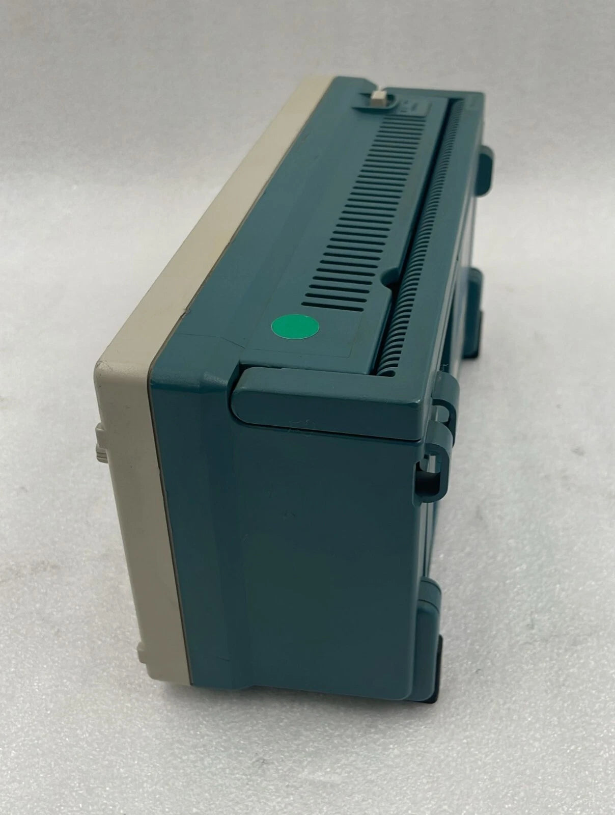 Tektronix TDS 220 Two-Channel Digital Real-Time Oscilloscope 100MHz 1GS/s