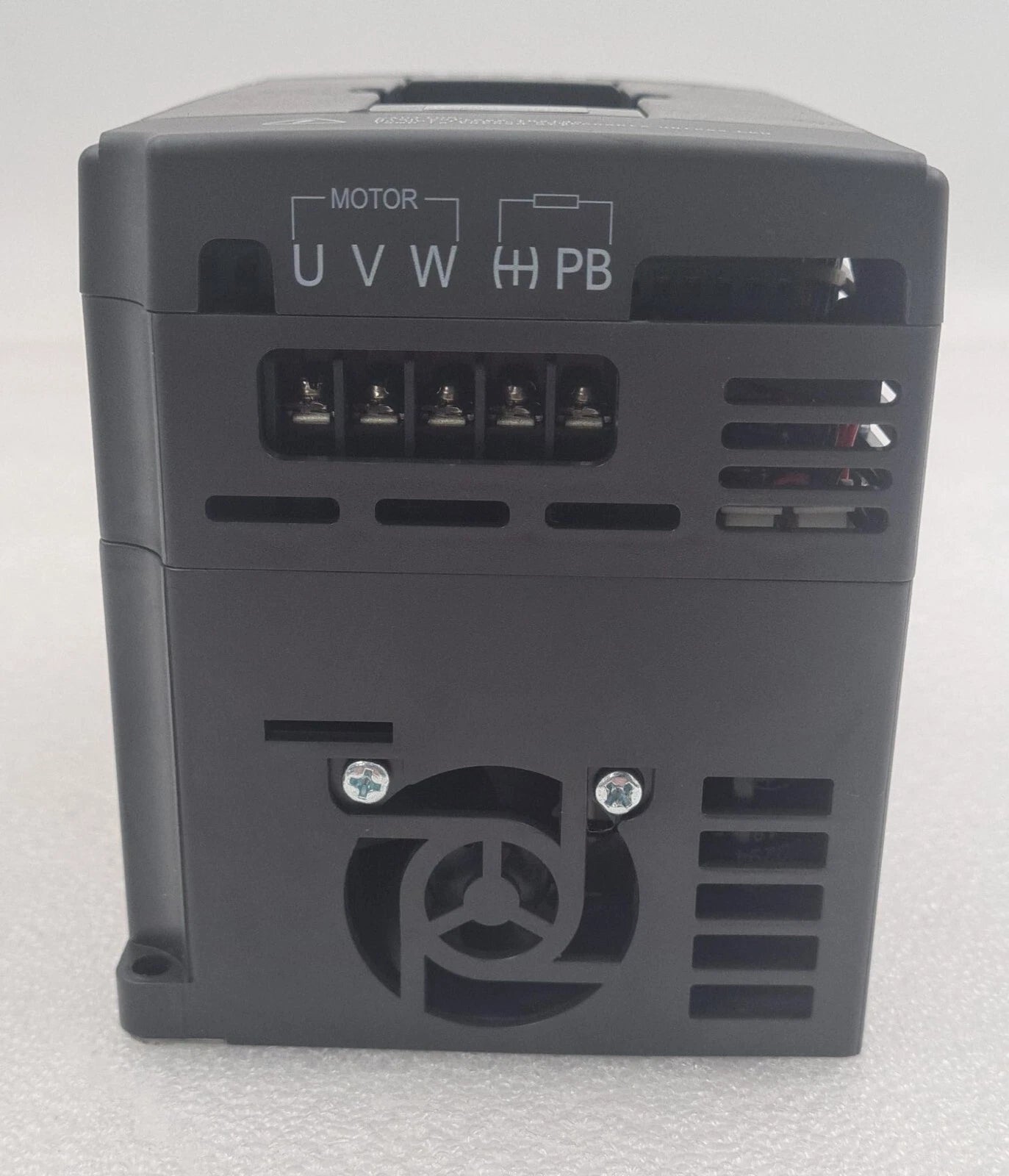 SAJ 8000B series Inverter 8000B-4TR75GB 0.75KW / 380V