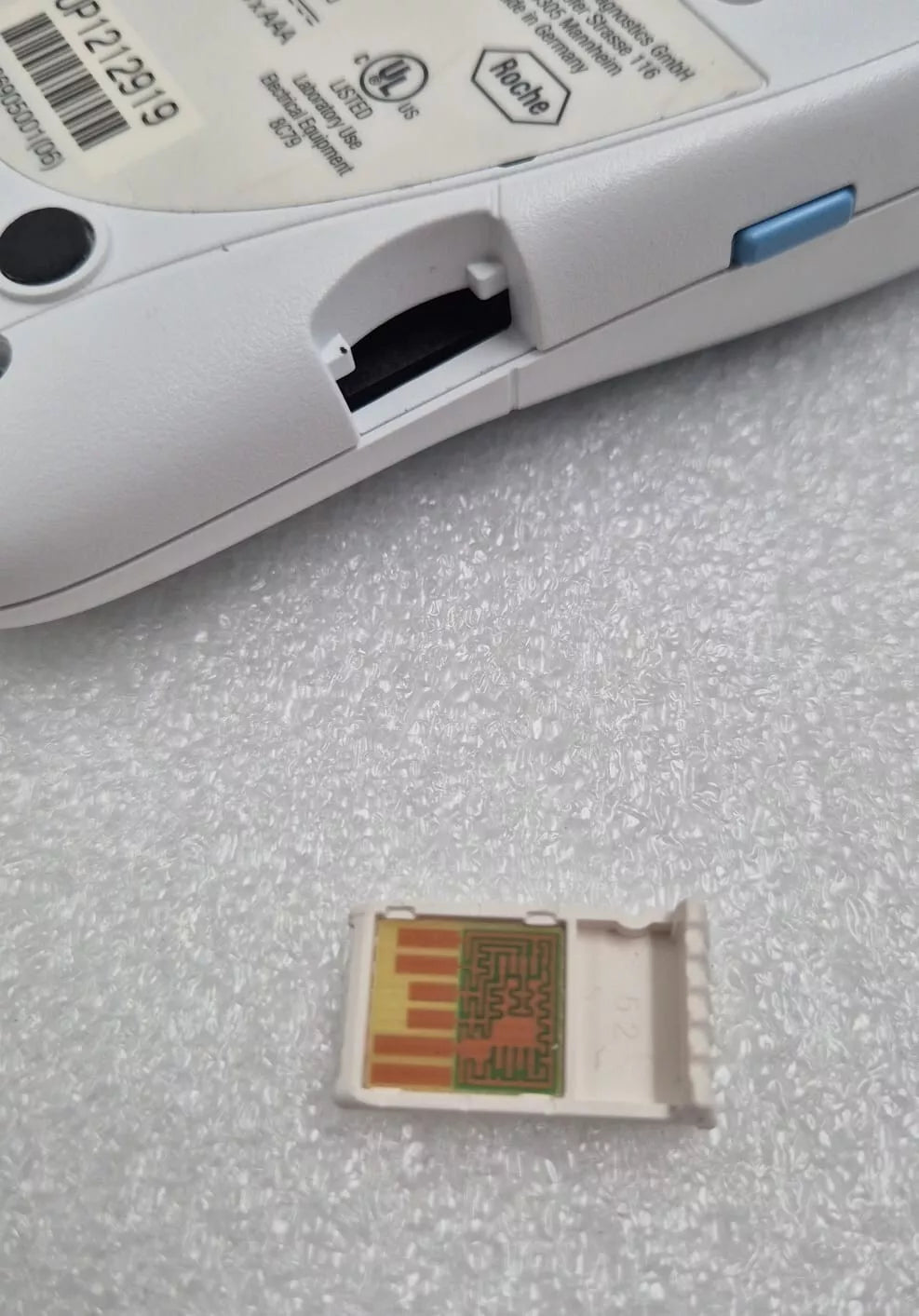 Roche CoaguChek XS Coagulation Meter Cat/Typ 03666794 W/ Case 2* Test Strips