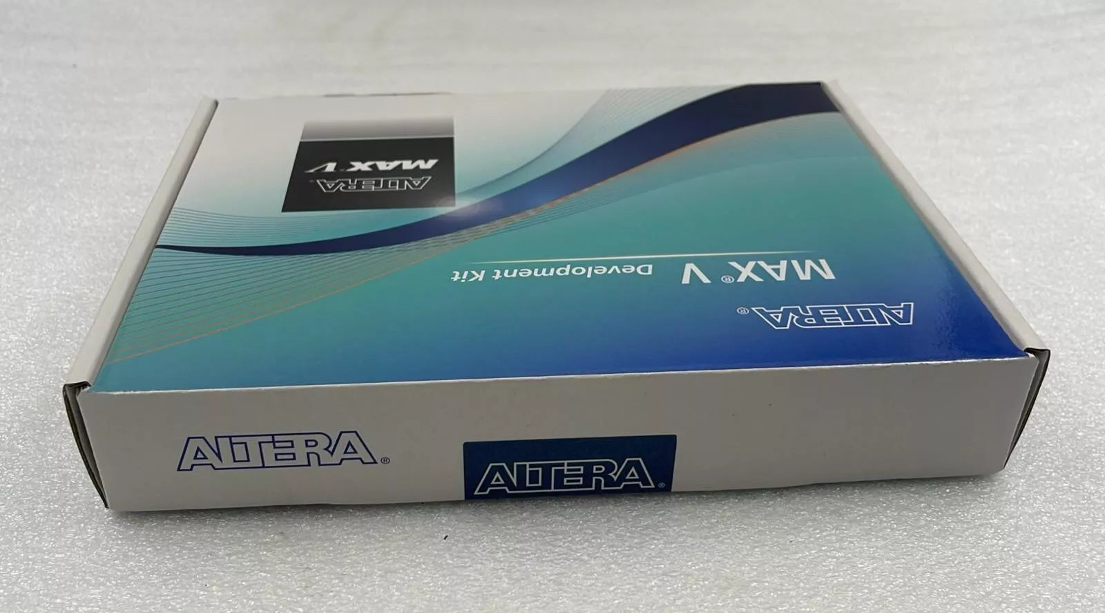 Altera MAX-V CPLD Development Kit DK-DEV-5M570ZN **NEW SEALED**