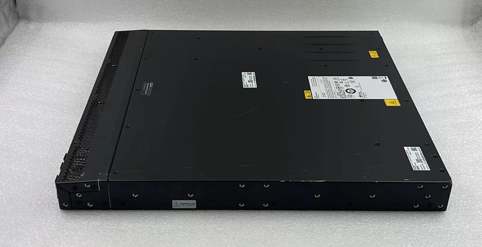 HPE FlexFabric 5940 Switch JH390A 48SFP+ 6QSFP28