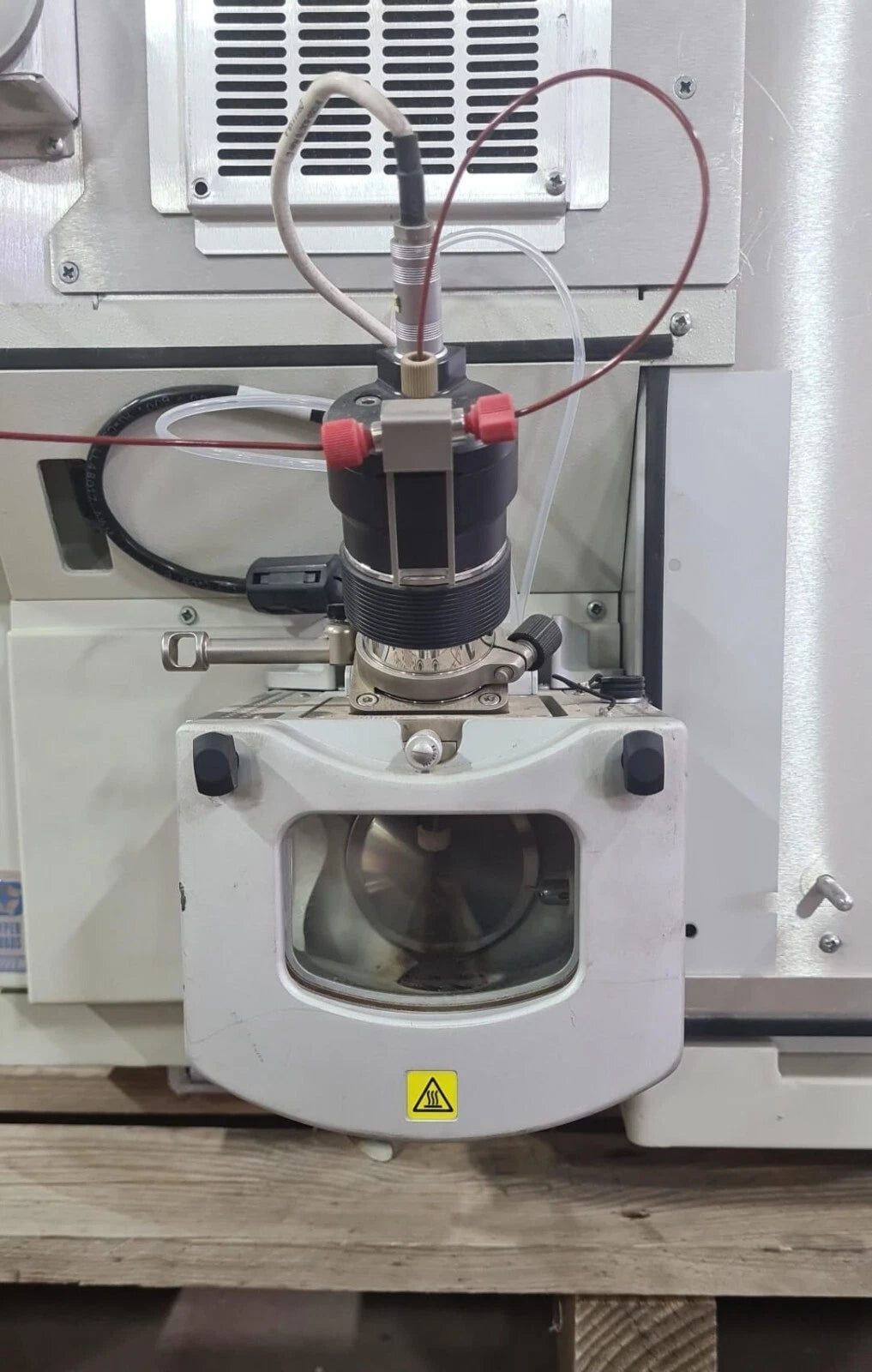 Thermo Fisher SCIENTIFIC TSQ Series QUANTUM ACCESS MAX Mass Spectrometer System