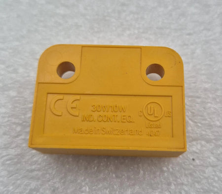 PILZ PSEN 2.1-10 actuator rear view with certification markings