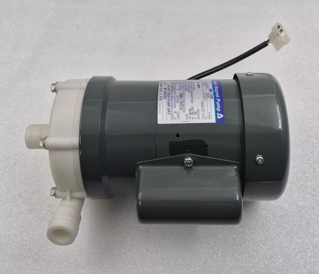 Iwaki MD-70R magnetic drive water pump industrial fluid transfer pump